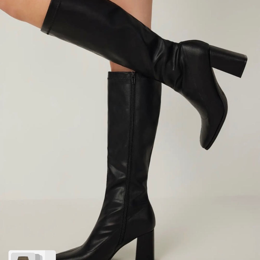 New in box classic chunky heel black knee high boots